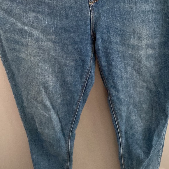 Old Navy Rockstar Super Skinny Ankle Jeans - Picture 4 of 4